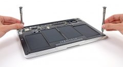 2013款蘋(píng)果macbook air遭拆卸與上一代機(jī)型對(duì)